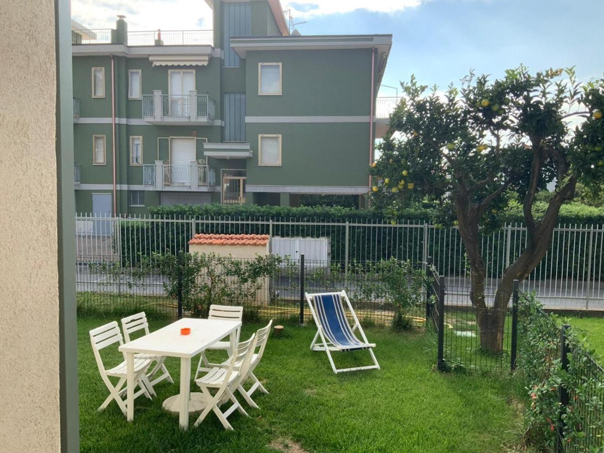 Casa Vacanze Romeo Pietra Ligure Esterno foto